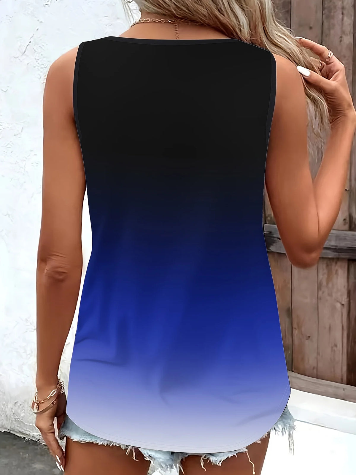 Plus Size Women's Gradient Tank Top with Stylish Ring Detail Comfortable Casual Wear Versatile Sleeveless Summer Blouse - Chrissy's Eye
